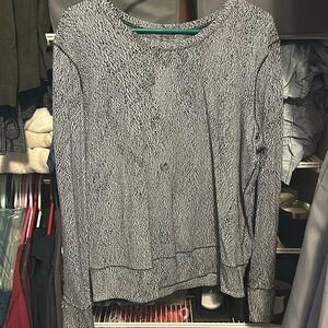 Size 12 Lulu shirt